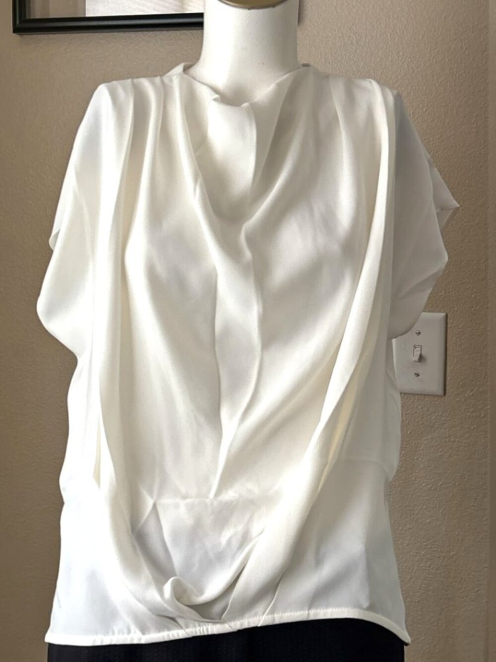 NWT Trina Turk White Draped Twist Front Blouse Short Sleeve Top Size S